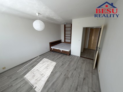 Pronájem bytu 1+1, 37 m2 s balkonem , ul. Zalužanská - Mladá Boleslav - Fotka 8